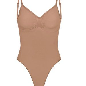 COPY - SKIMS Seamless Sculpt Low Back Thong Bodysuit